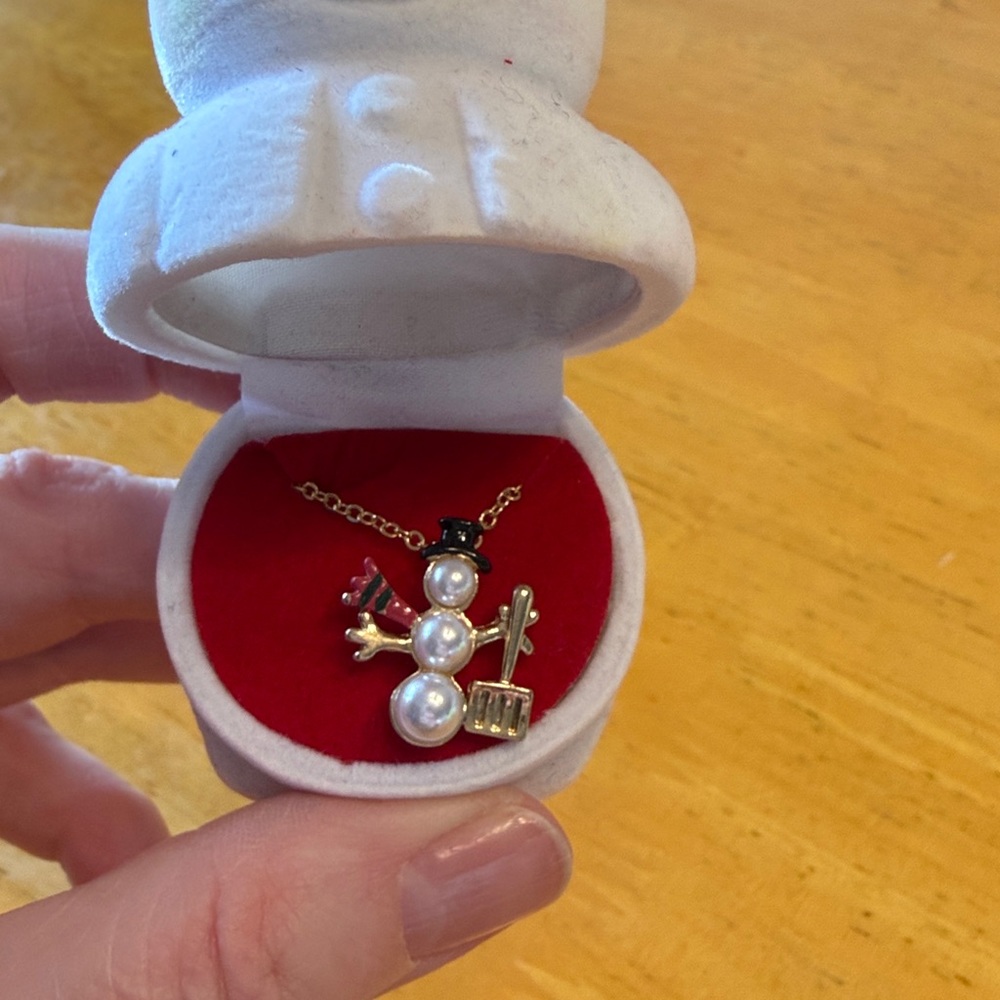 Snowman necklace. Comes in Snowman gift box. - Picture 5 of 8